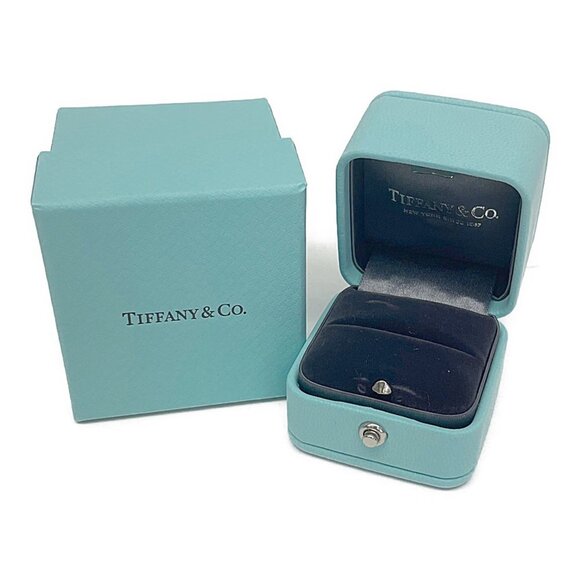 TIFFANY Authentic 18k Gold Diamond Ring - Picture 10 of 10